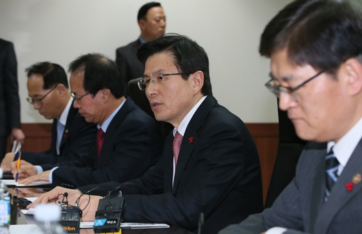 황 총리 “대기업·정규직 특정노조가 기득권 지키려 사실 왜곡”