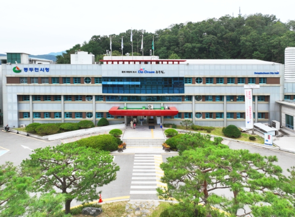 동두천 어수정 작은도서관, 노벨문학상 수상 작가 도서 특별전시 운영