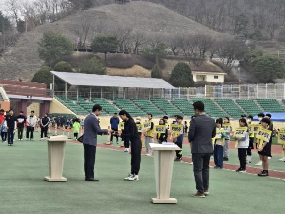 동두천양주교육지원청은 , 2025 동두천양주 육상꿈나무 학교스포츠클럽축제 성황리에 개최