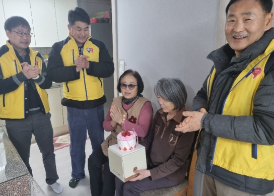 전곡읍지역사회보장협의체, 고위험 가구 일촌맺기 대상자 생일 케이크 지원