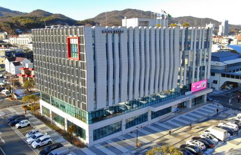 포천시치매안심센터, 손목형 배회감지기 무상 지원… 치매 환자 가족 '안심'